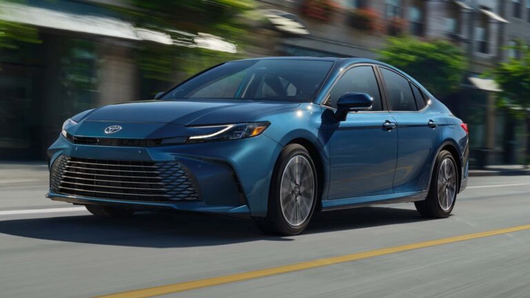 Решение проблемы стука в рулевой рейке Toyota Camry