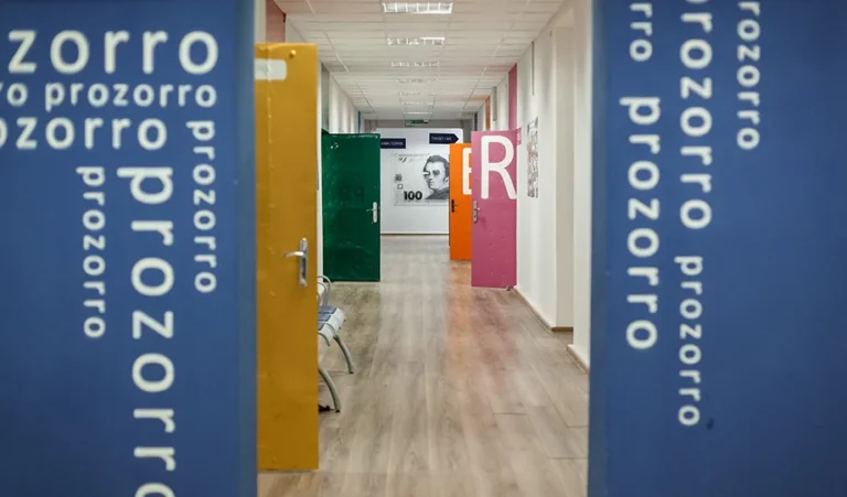 Новые правила Prozorro: Кабмин расширил основания для закупок без торгов, вернул переговорную процедуру.