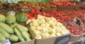 Цінова весна: картопля, помідори, огірки дешевшають в Україні. Актуальні ціни