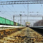 Укрзалізниця змінює маршрути поїздів через російські удари по Києву та області.