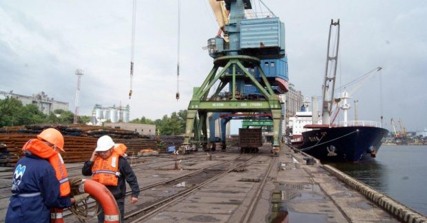 Аграрії та металурги вимагають від влади розблокувати порти: моря альтернативи не існує