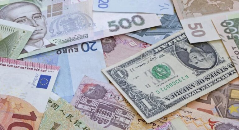 Курс доллара и евро 12 сентября в Украине: сколько стоят валюты сегодня
