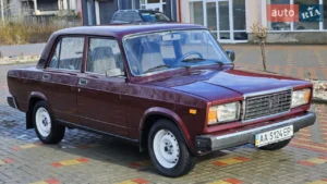 Легендарна Lada 2107 за копійки: 19-річна автівка з пробігом 24 тисячі км шукає нового власника