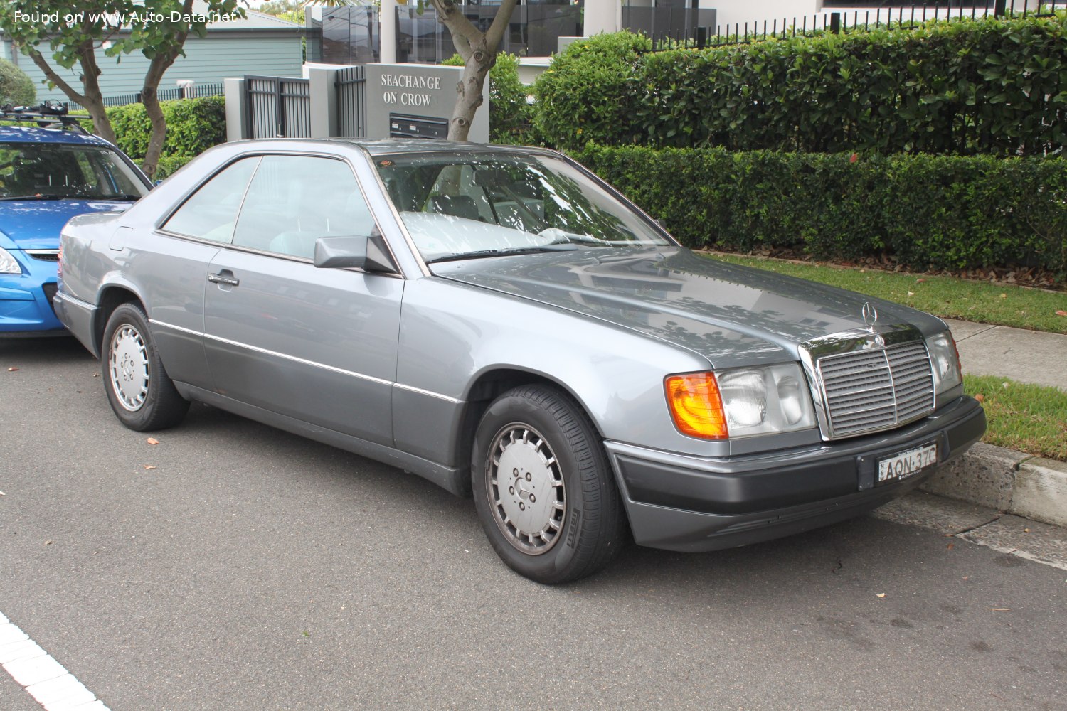 Легендарний Mercedes C124 з Житомира: 30-річний красень повертається на дороги після п'ятирічного гаражного сну