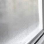 Надійний захист від холоду та протягів: утеплюємо вікна для теплої зими без опалення