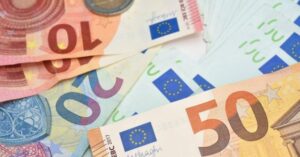 Нові євро вже скоро у гаманцях українців