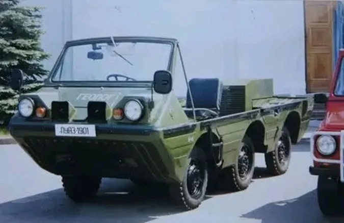ЛуАЗ-1901 «Геолог» тривісна амфібія 6×6 таємна розробка