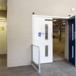 Пожежна безпека СТО та автосервісів: які протипожежні двері та ворота потрібні і де
