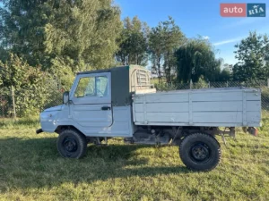 Унікальний ЛуАЗ-1302 на Львівщині: пробіг 12 тисяч км